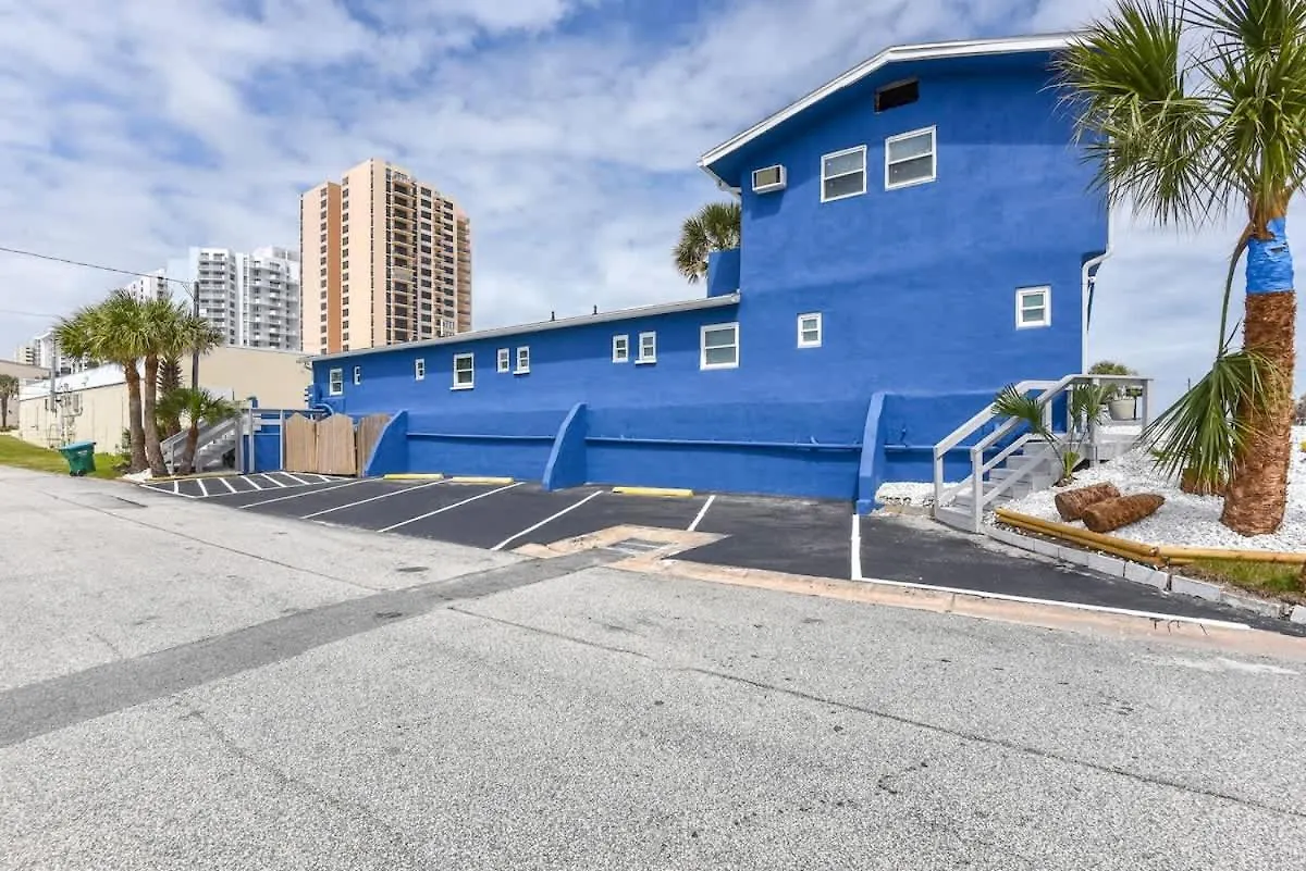 Modern Queen Suite #2 - Steps To Daytona Beach