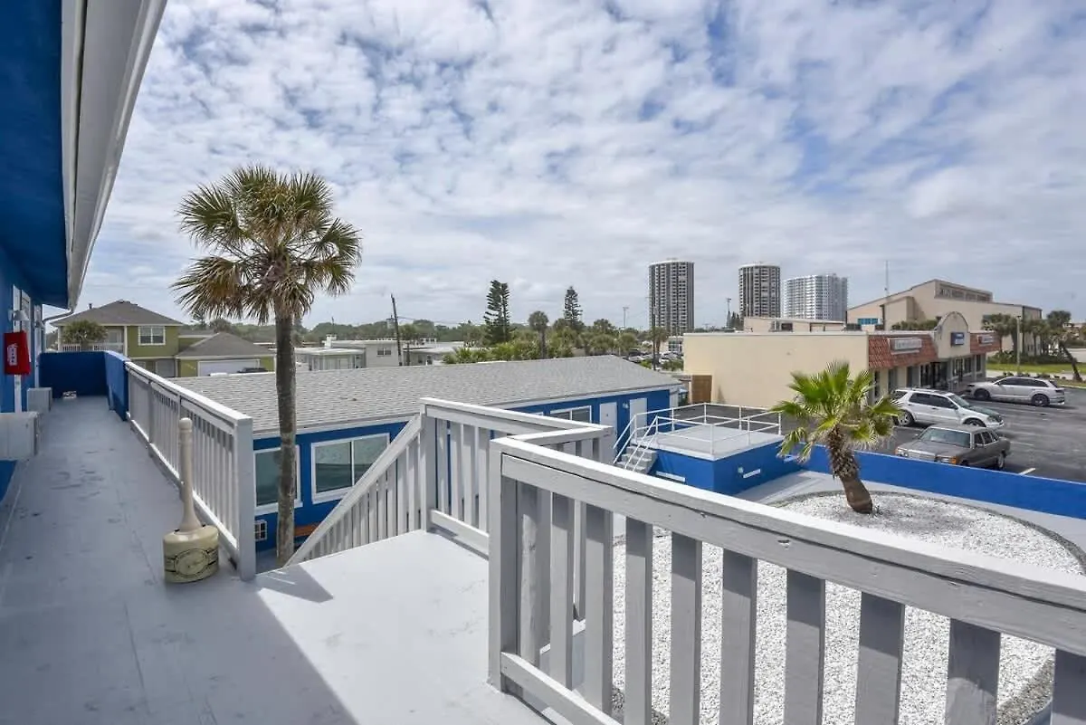 Modern Queen Suite #2 - Steps To Daytona Beach